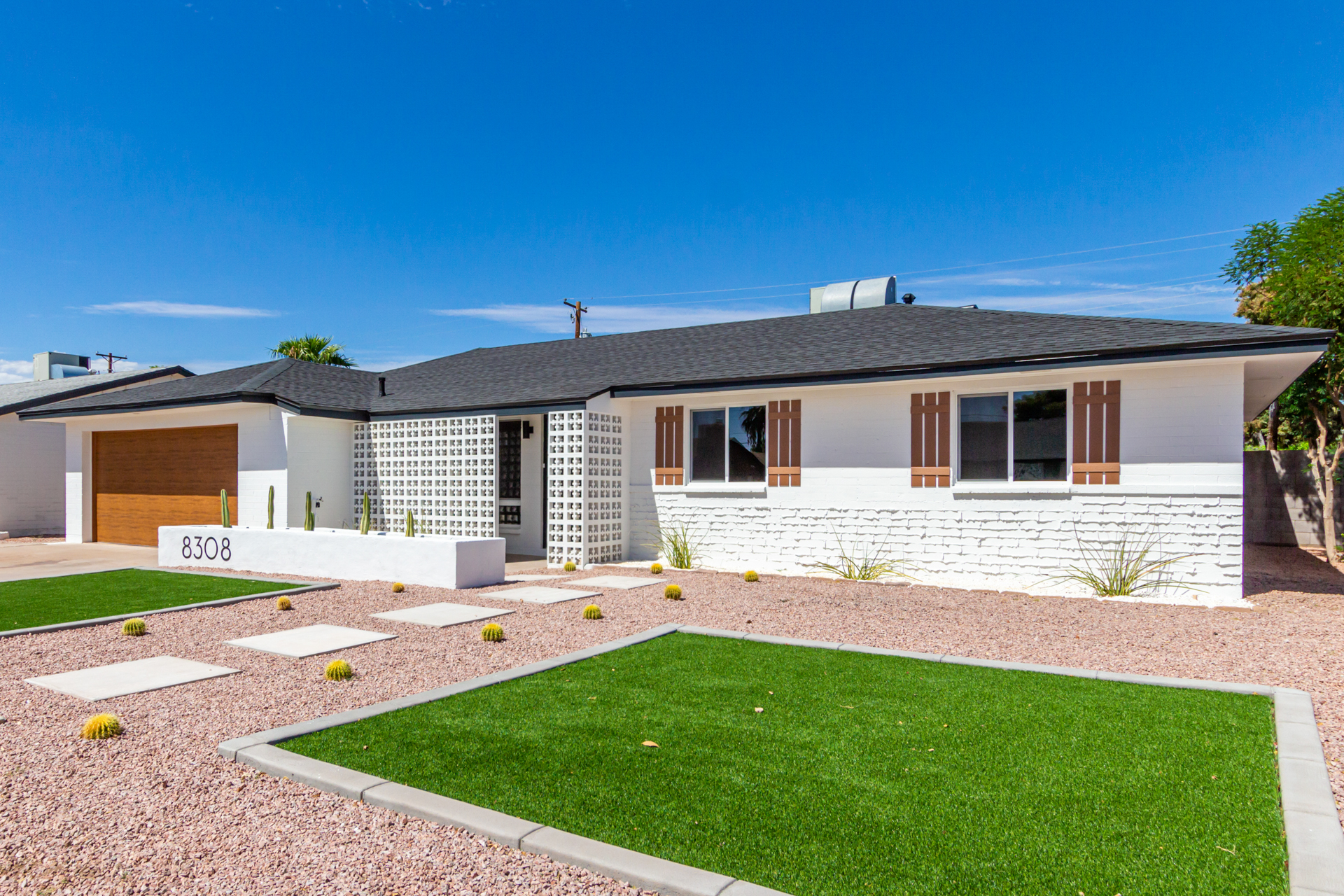 Renovated highlighting original mid-century style  photo 1